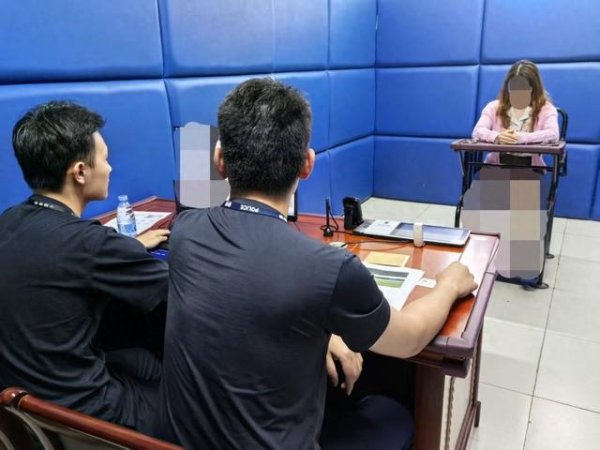 达人配资 为等同行人上车竟阻挡列车车门关闭？深圳一旅客被行政拘留