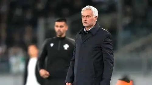 银易配资网 穆帅：我们从下半场开始击溃对手，不能说占了多一人的便宜